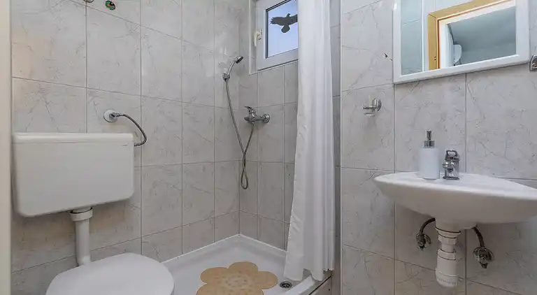 3-Zimmer-Ferienwohnung mit Balkon und Meerblick Podaca,