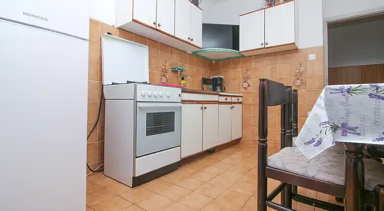 Two bedroom apartment near beach Grebaštica (Šibenik)