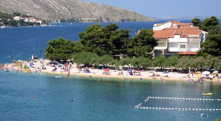 Two bedroom apartment near beach Grebaštica (Šibenik)