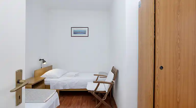 2-Zimmer-Ferienwohnung am Strand Jezera, Murter (A-796-a)