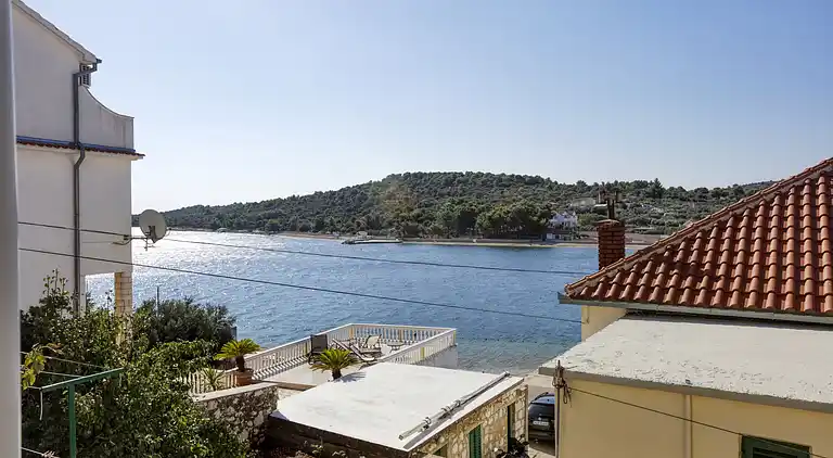 2-Zimmer-Ferienwohnung am Strand Jezera, Murter (A-796-a)