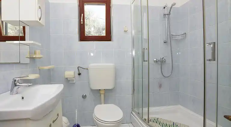 2-Zimmer-Ferienwohnung am Strand Jezera, Murter (A-796-a)