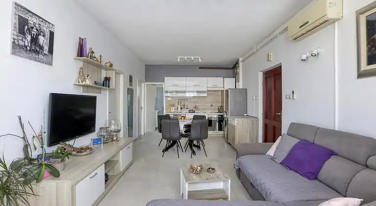 2-Zimmer-Ferienwohnung am Strand Jezera, Murter (A-796-a)