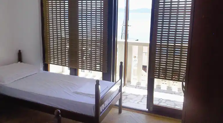 2-Zimmer-Ferienwohnung mit Terrasse und Meerblick Pisak