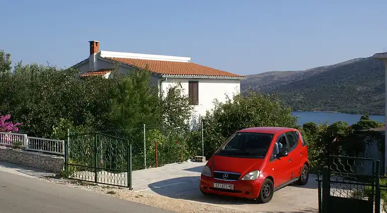1-Zimmer-Ferienwohnung mit Terrasse und Meerblick Marina,