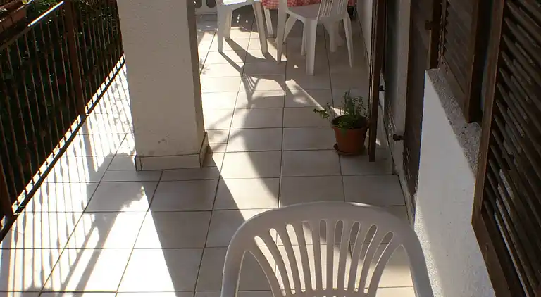 1-Zimmer-Ferienwohnung mit Terrasse und Meerblick Marina,