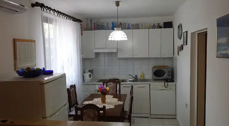 1-Zimmer-Ferienwohnung mit Terrasse und Meerblick Marina,