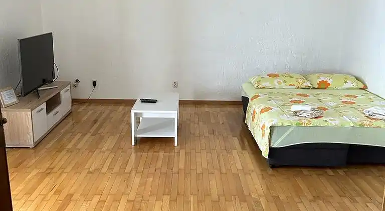 Two bedroom apartment near beach Slatine (Čiovo) (A-1128-c)