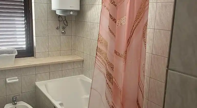 Two bedroom apartment near beach Slatine (Čiovo) (A-1128-c)