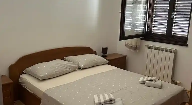 Two bedroom apartment near beach Slatine (Čiovo) (A-1128-c)