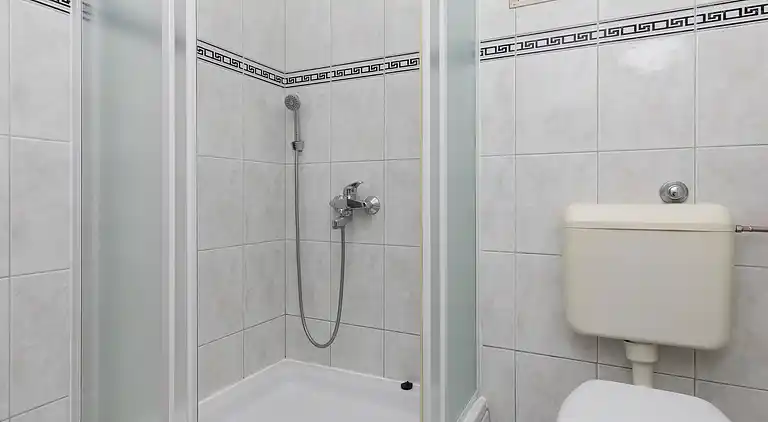 Three bedroom apartment with balcony and sea view Mimice,