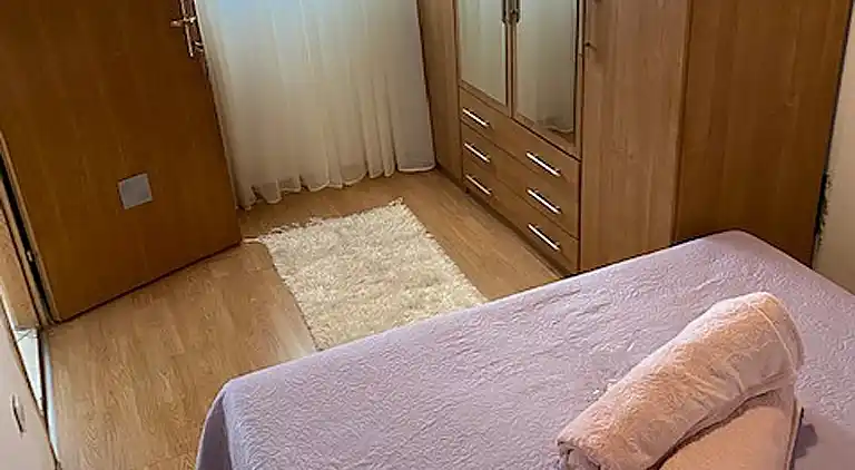 Appartement d'une chambre avec la terrasse et la vue sur le