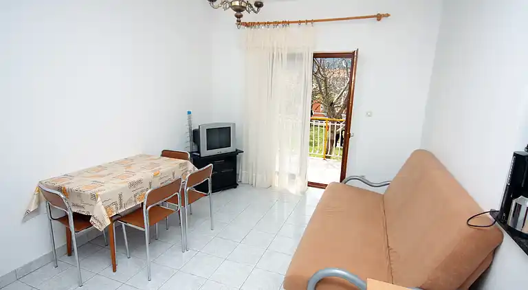 One bedroom apartment with terrace Grebaštica, Šibenik