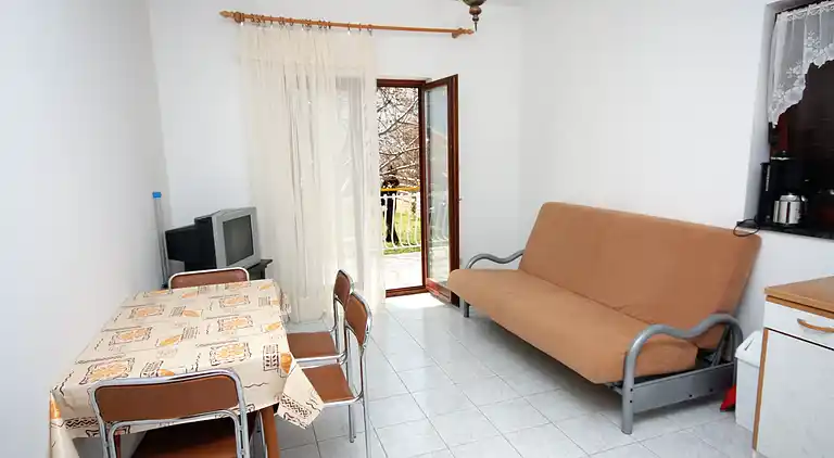 One bedroom apartment with terrace Grebaštica, Šibenik