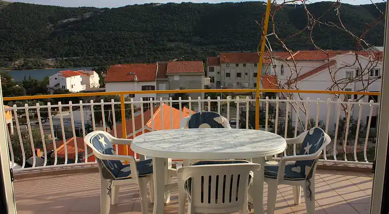 One bedroom apartment with terrace and sea view Grebaštica,