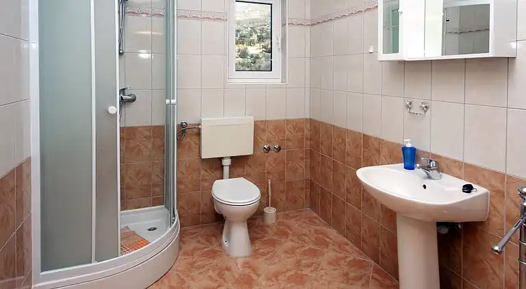 One bedroom apartment with balcony and sea view Seget