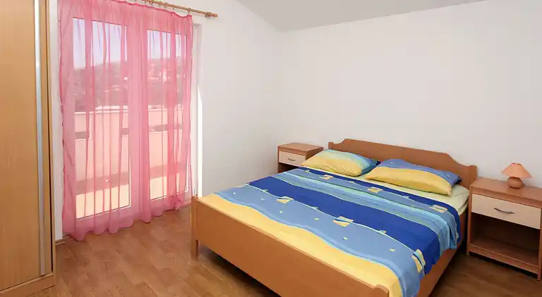 One bedroom apartment with balcony and sea view Seget