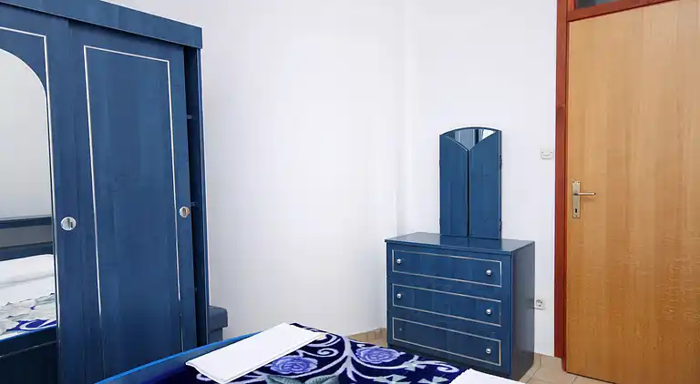 2-Zimmer-Ferienwohnung mit Terrasse und Meerblick Tisno,