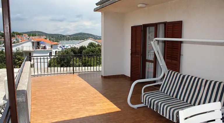 Two bedroom apartment with terrace and sea view Jezera,