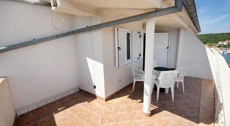1-Zimmer-Ferienwohnung mit Terrasse und Meerblick Tisno,
