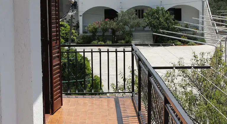 Two bedroom apartment with terrace and sea view Jezera,