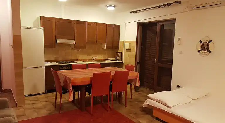 Two bedroom apartment with terrace and sea view Jezera,