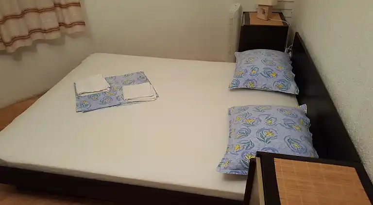 Two bedroom apartment with terrace and sea view Jezera,