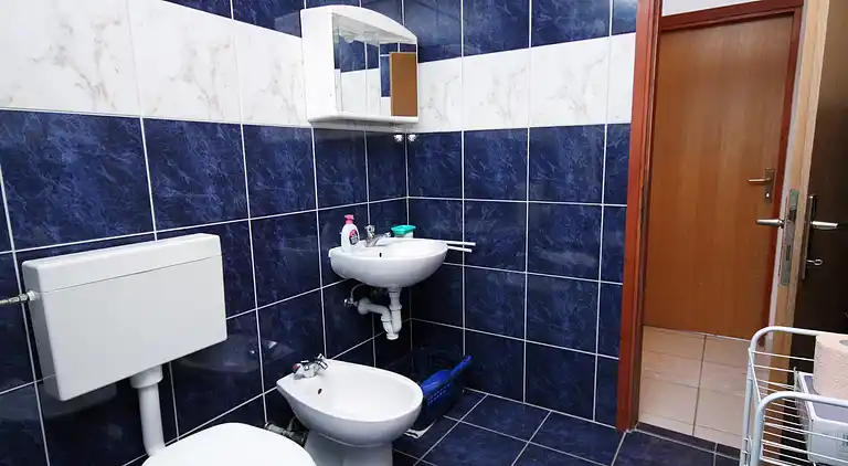 2-Zimmer-Ferienwohnung mit Terrasse und Meerblick Tisno,