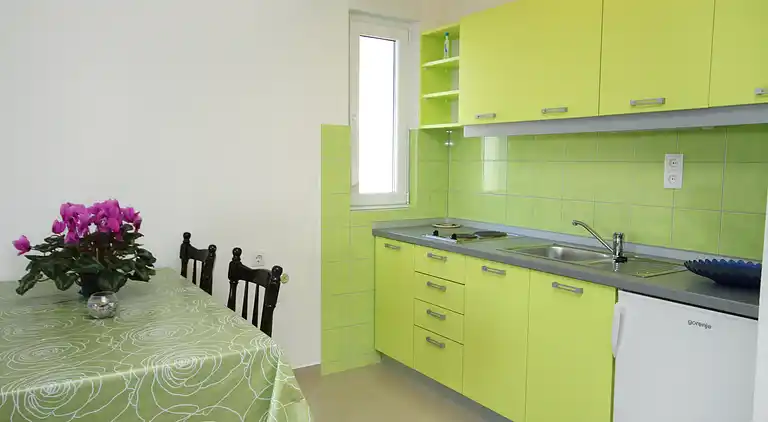 2-Zimmer-Ferienwohnung mit Terrasse und Meerblick Duce, Omis
