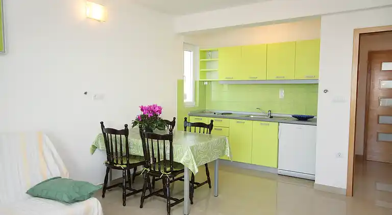 2-Zimmer-Ferienwohnung mit Terrasse und Meerblick Duce, Omis