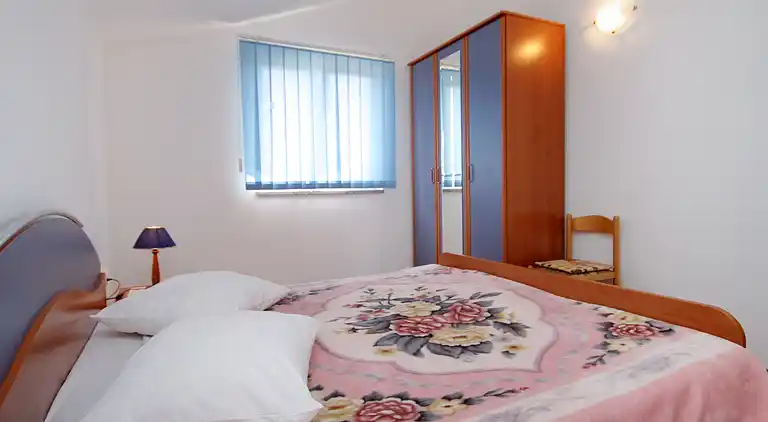 2-Zimmer-Ferienwohnung mit Klima Punat, Krk (A-5343-b)