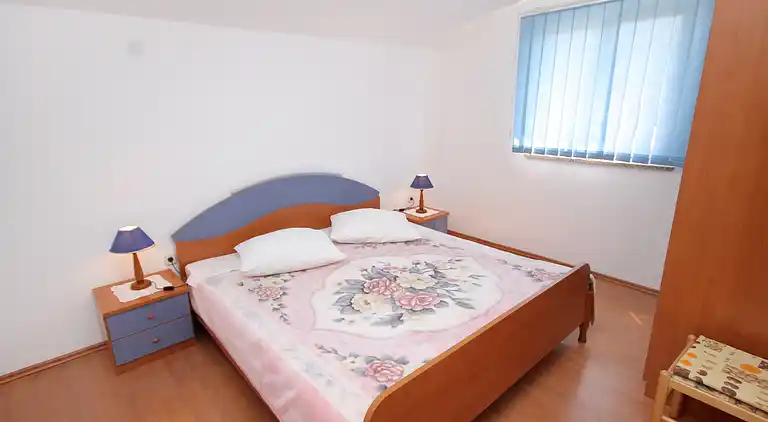 2-Zimmer-Ferienwohnung mit Klima Punat, Krk (A-5343-b)