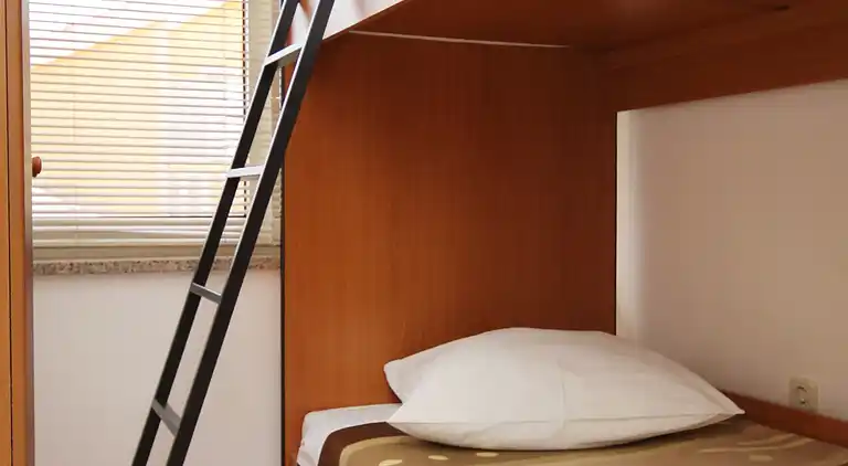 2-Zimmer-Ferienwohnung mit Klima Punat, Krk (A-5343-b)