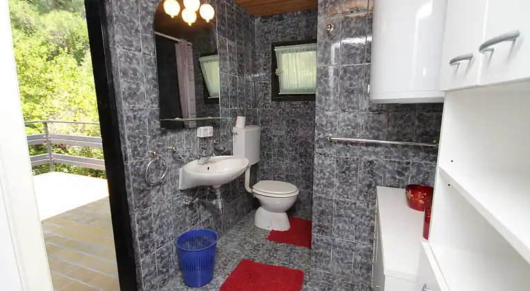 2-Zimmer-Ferienwohnung mit Terrasse Artatore, Losinj