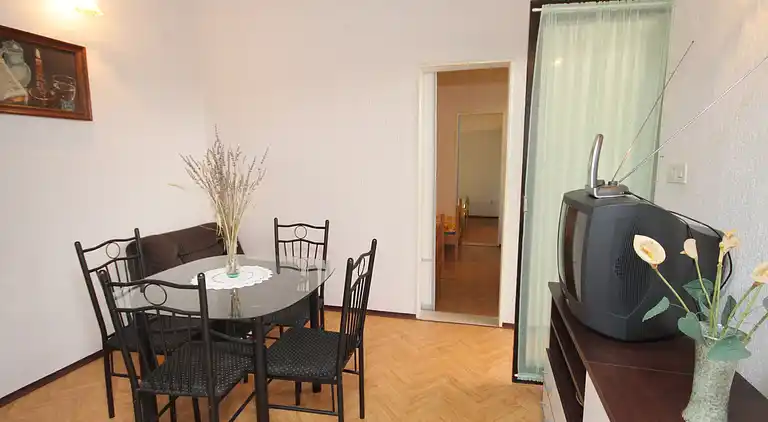 2-Zimmer-Ferienwohnung mit Terrasse Artatore, Losinj