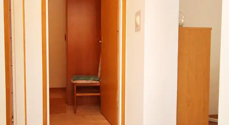 2-Zimmer-Ferienwohnung mit Klima Punat, Krk (A-5345-a)