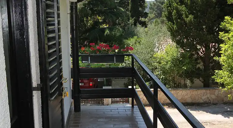 2-Zimmer-Ferienwohnung mit Terrasse Artatore, Losinj