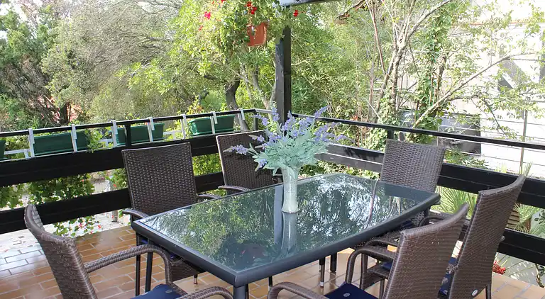 2-Zimmer-Ferienwohnung mit Terrasse Artatore, Losinj