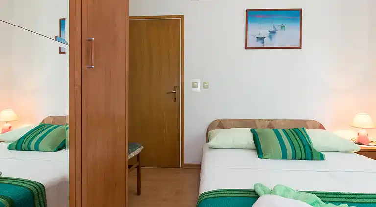 2-Zimmer-Ferienwohnung mit Klima Punat, Krk (A-5345-a)