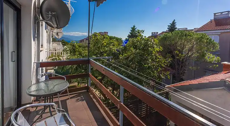 Comfortable and spacious house with terrace and sea view