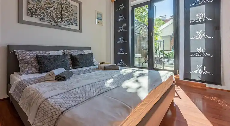 Comfortable and spacious house with terrace and sea view