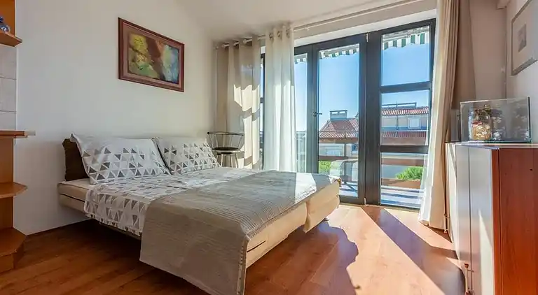 Comfortable and spacious house with terrace and sea view