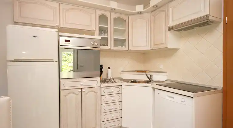 2-Zimmer-Ferienwohnung mit Terrasse Pinezici, Krk (A-5464-b)