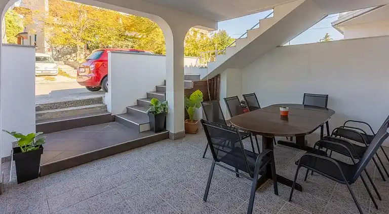 Comfortable and spacious house with terrace and sea view