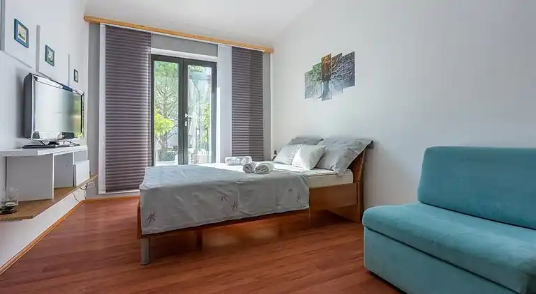 Comfortable and spacious house with terrace and sea view