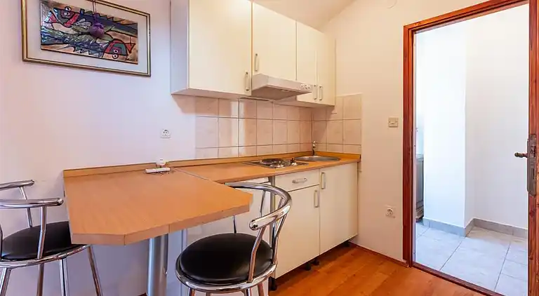 Comfortable and spacious house with terrace and sea view