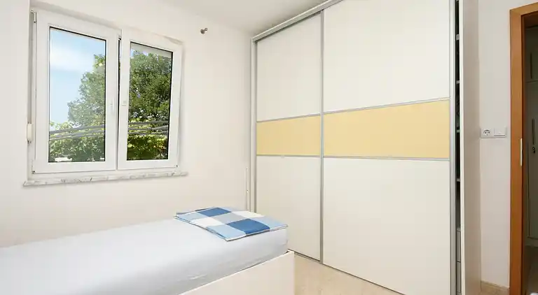 2-Zimmer-Ferienwohnung mit Terrasse Pinezici, Krk (A-5464-b)