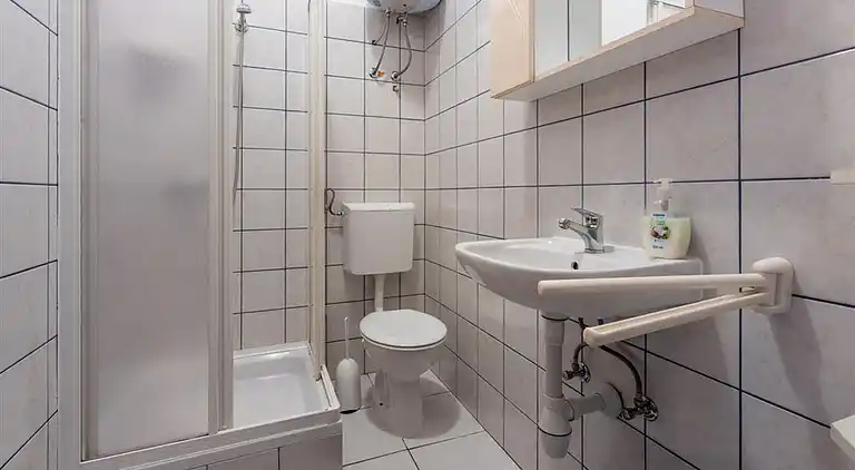 Comfortable and spacious house with terrace and sea view