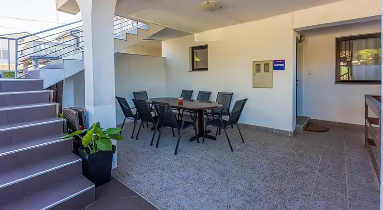 Comfortable and spacious house with terrace and sea view