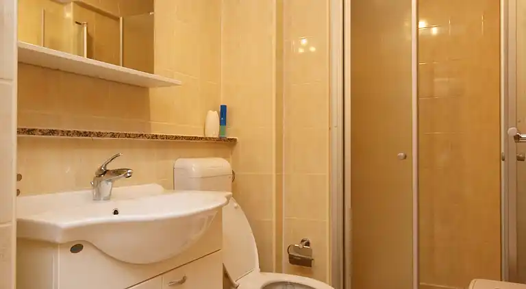 2-Zimmer-Ferienwohnung mit Terrasse Pinezici, Krk (A-5464-b)